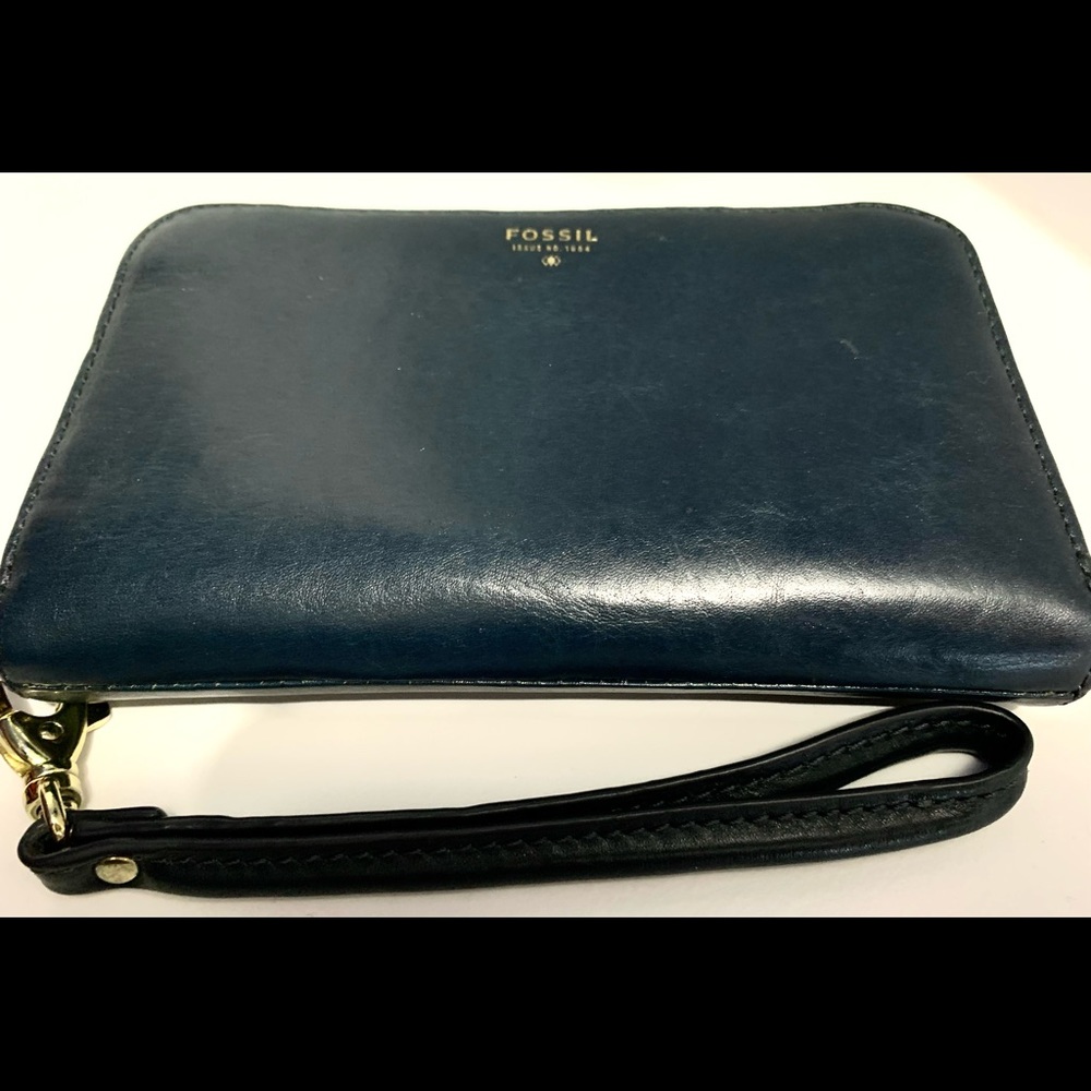 2 for $20* FOSSIL Wristlet
